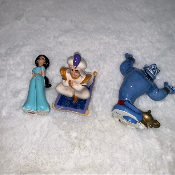 Disney’s Aladdin Figurines - Picture 1 of 8
